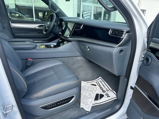 Used 2023 Jeep Grand Wagoneer Series II image 13