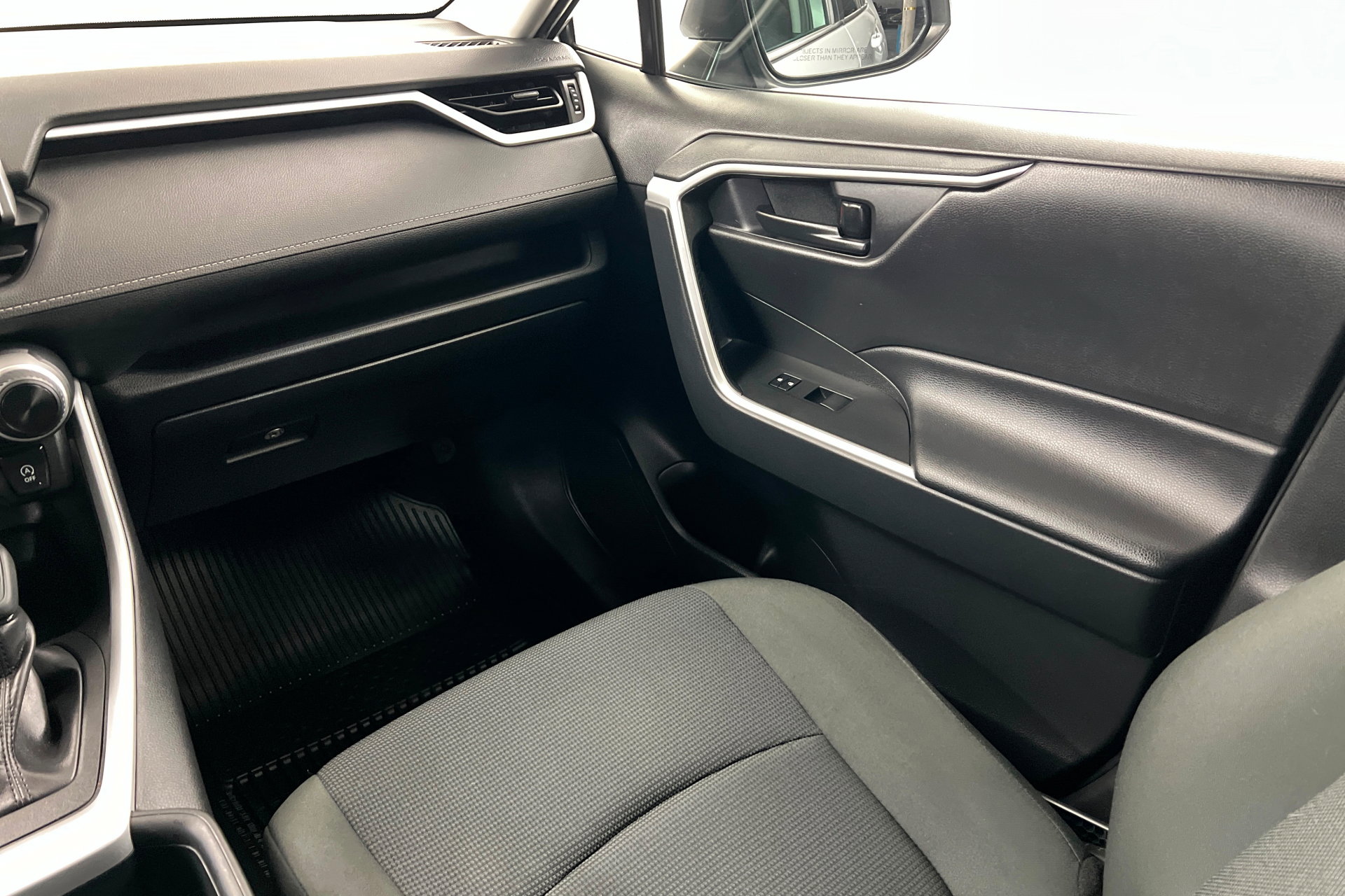 Certified 2024 Toyota RAV4 LE AWD/4WD image 11