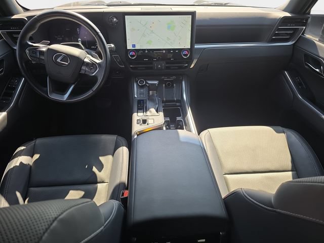 Used 2024 Lexus GX 550 w/ Accessory Package (2T) AWD/4WD image 10