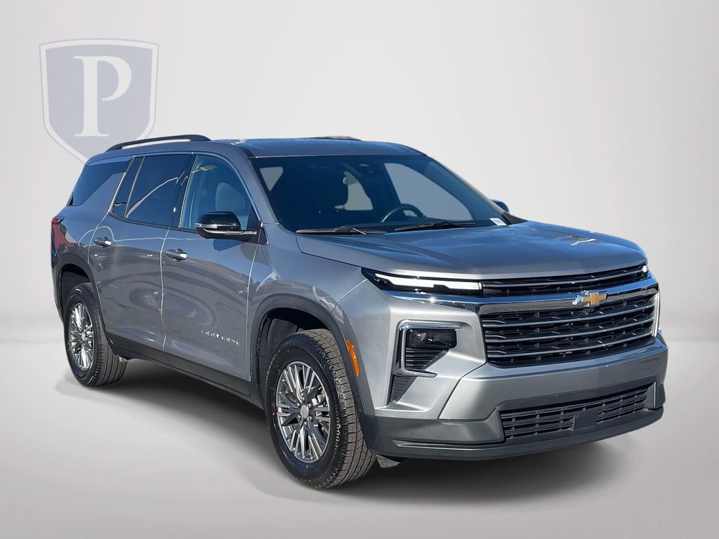 Used 2024 Chevrolet Traverse LT