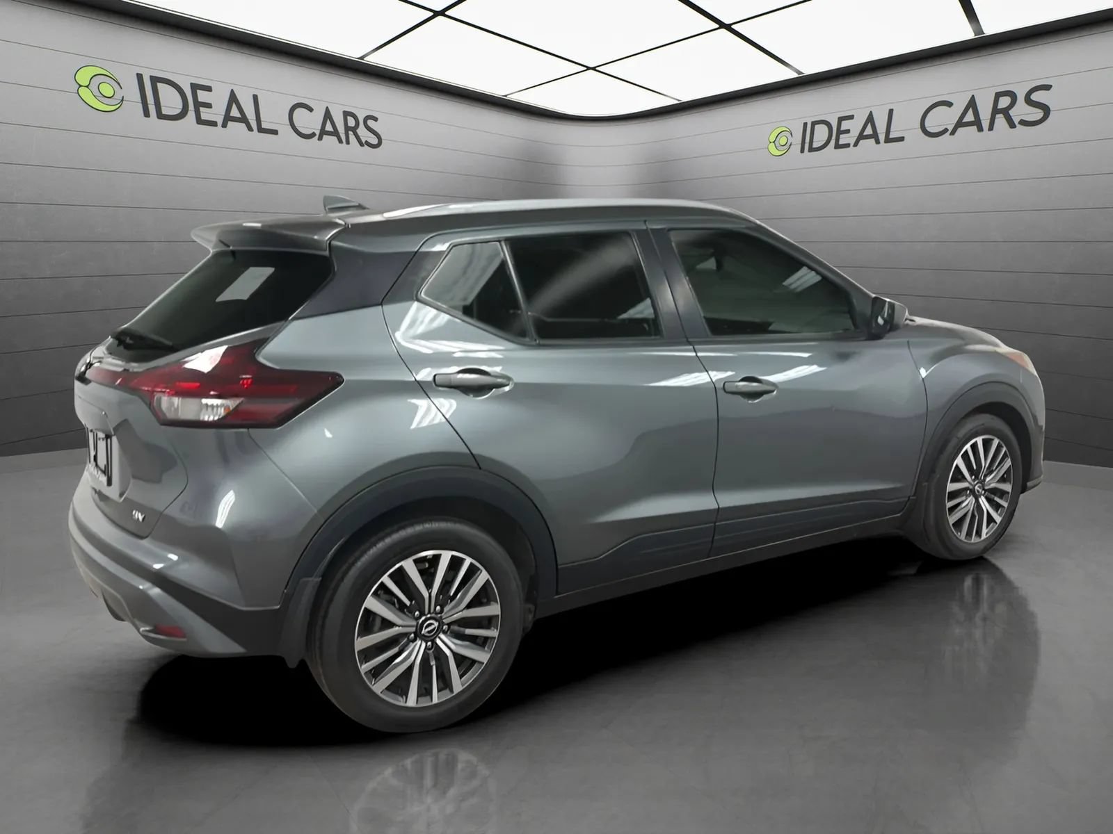 Used 2022 Nissan Kicks SV FWD image 5