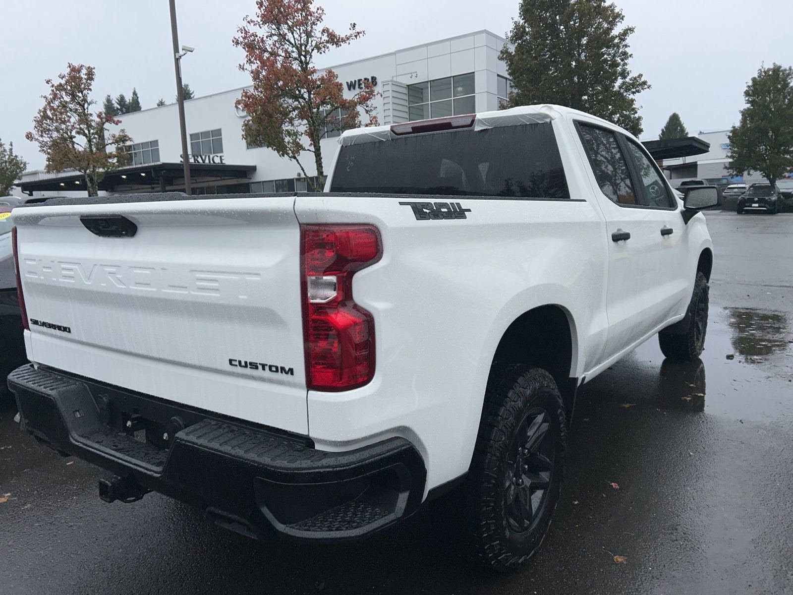 Used 2026 Chevrolet Silverado 1500 Custom Trail Boss w/ Dark Appearance Package AWD/4WD image 3