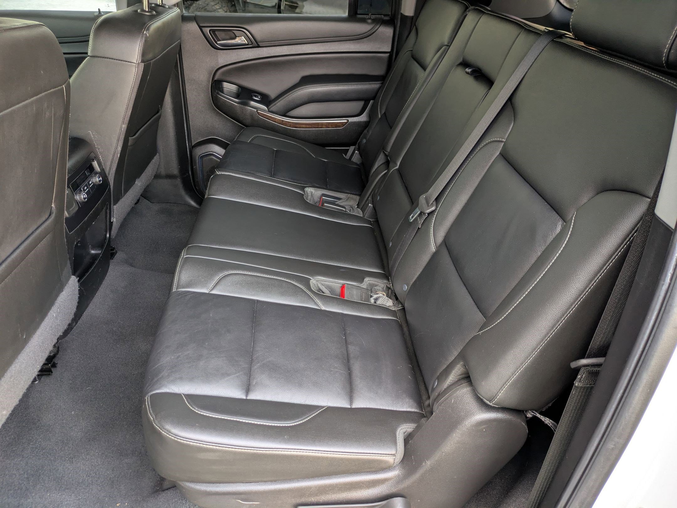 Used 2019 Chevrolet Suburban LT image 24