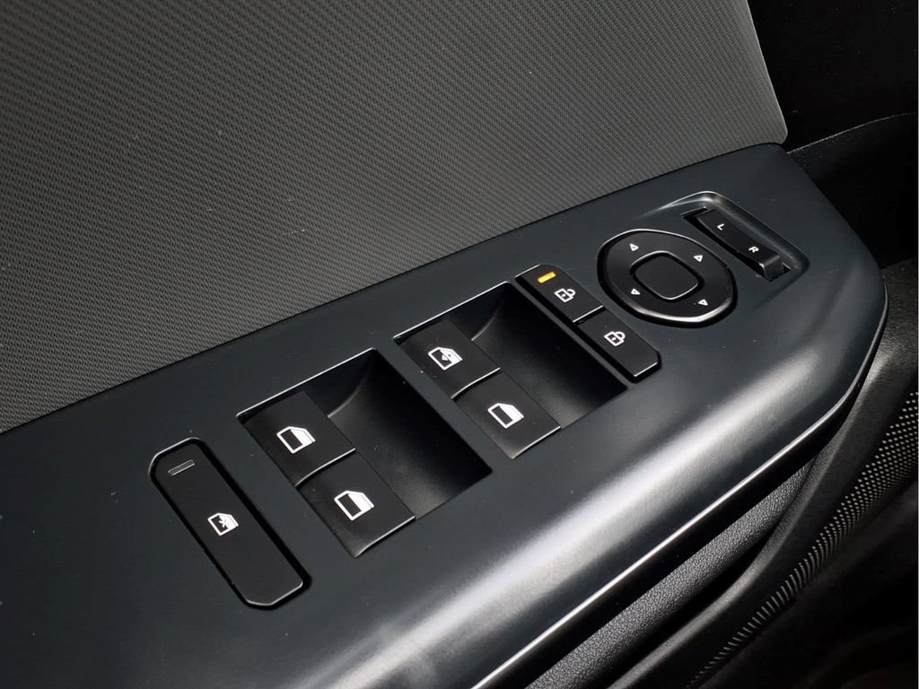 Used 2025 Kia K4 FWD image 17