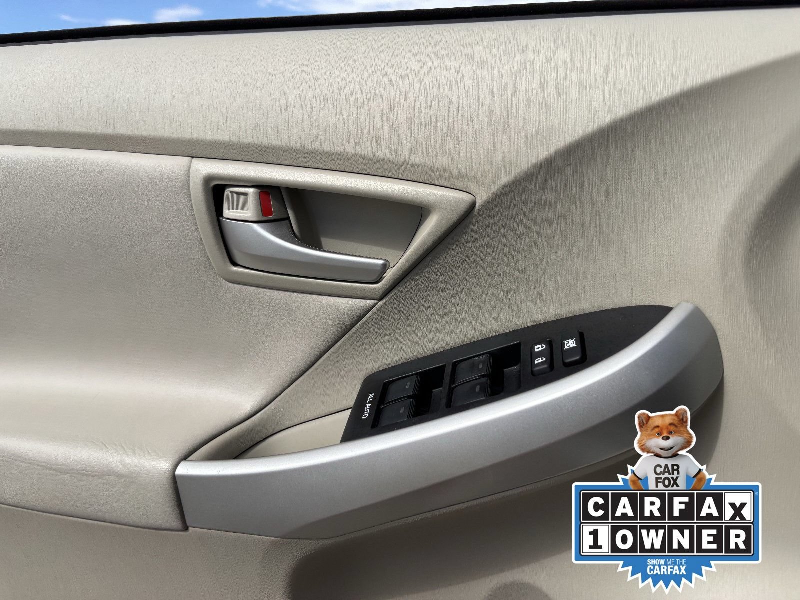 Used 2015 Toyota Prius Four w/ Deluxe Solar Roof Package FWD image 22