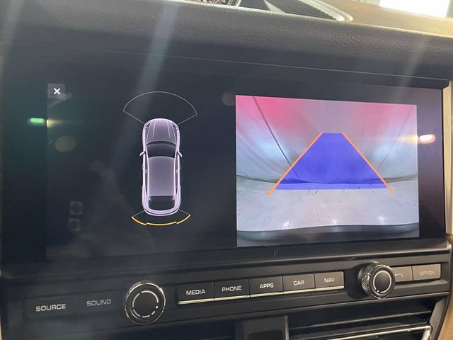 Certified 2020 Porsche Macan AWD/4WD image 36