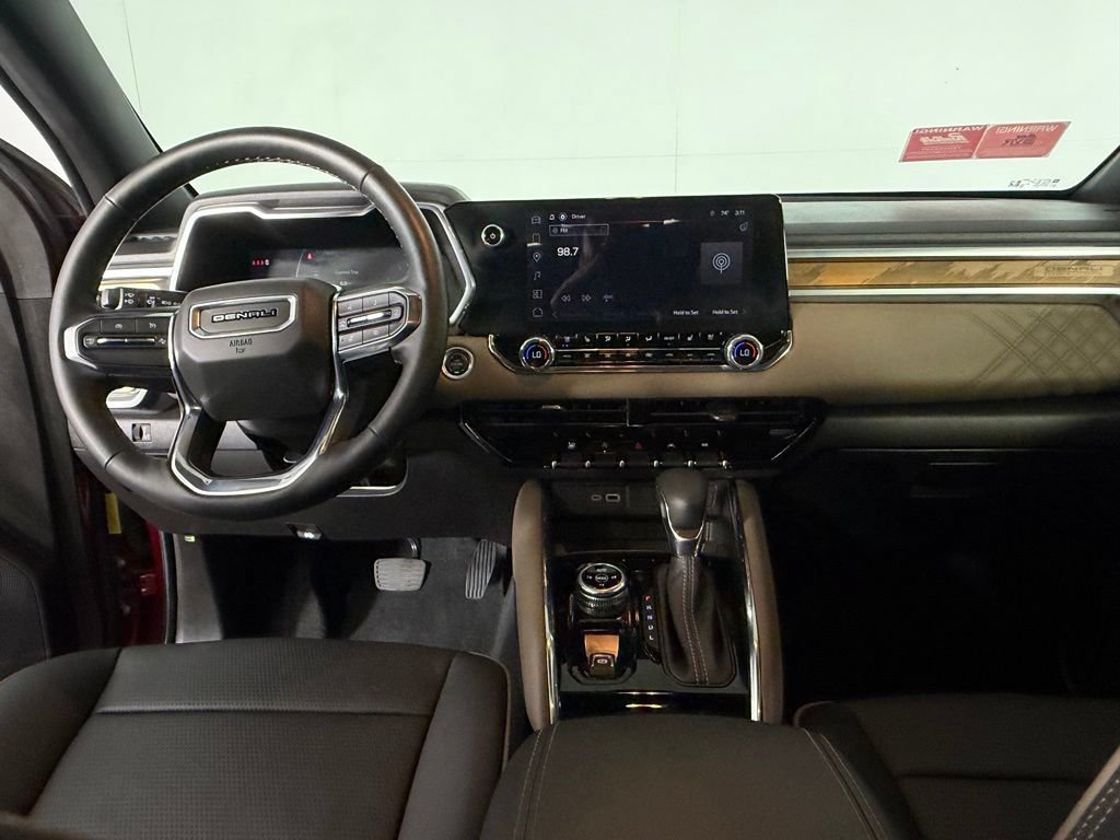 Used 2025 GMC Canyon Denali AWD/4WD image 13