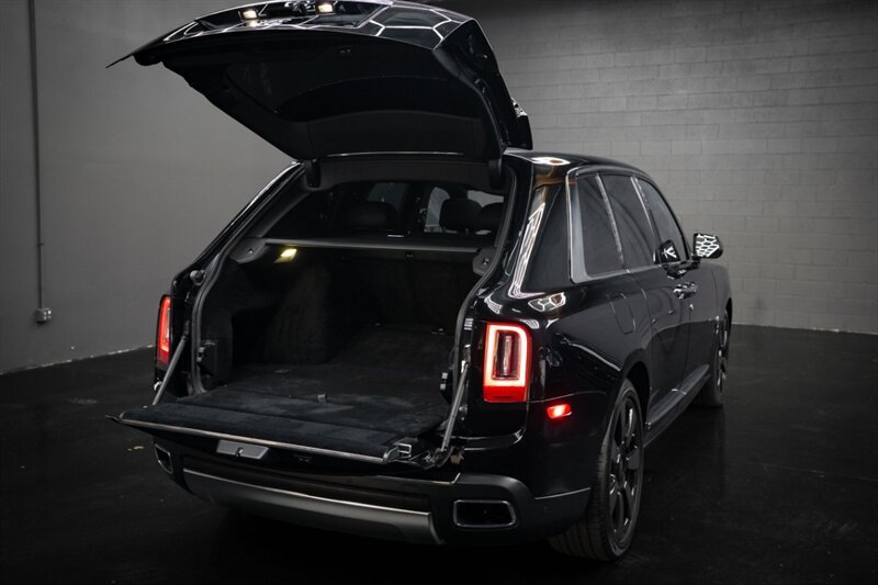 Used 2020 Rolls-Royce Cullinan AWD/4WD image 23