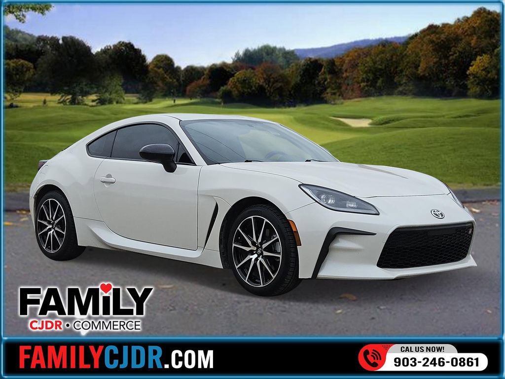 Used 2023 Toyota GR86 image 1