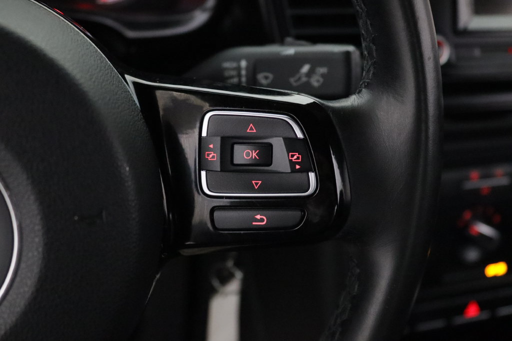 Used 2019 Volkswagen Beetle 2.0T S FWD image 21