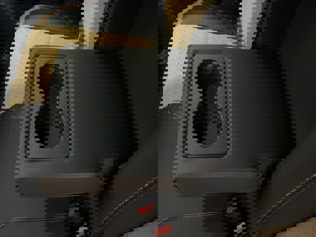 New 2025 Chevrolet Equinox ACTIV w/ Safety and Technology Package image 17