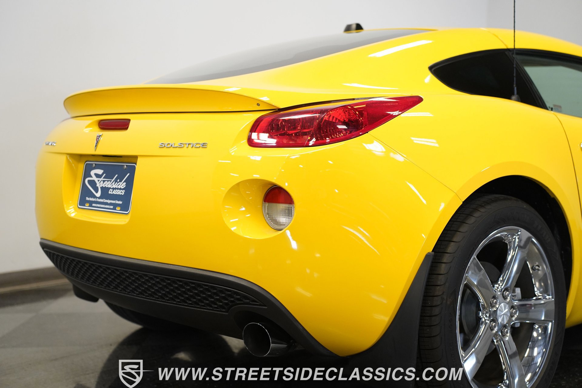Used 2009 Pontiac Solstice Coupe w/ Premium Package image 29