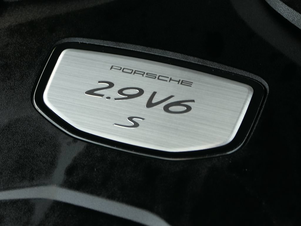 Used 2023 Porsche Cayenne S AWD/4WD image 33