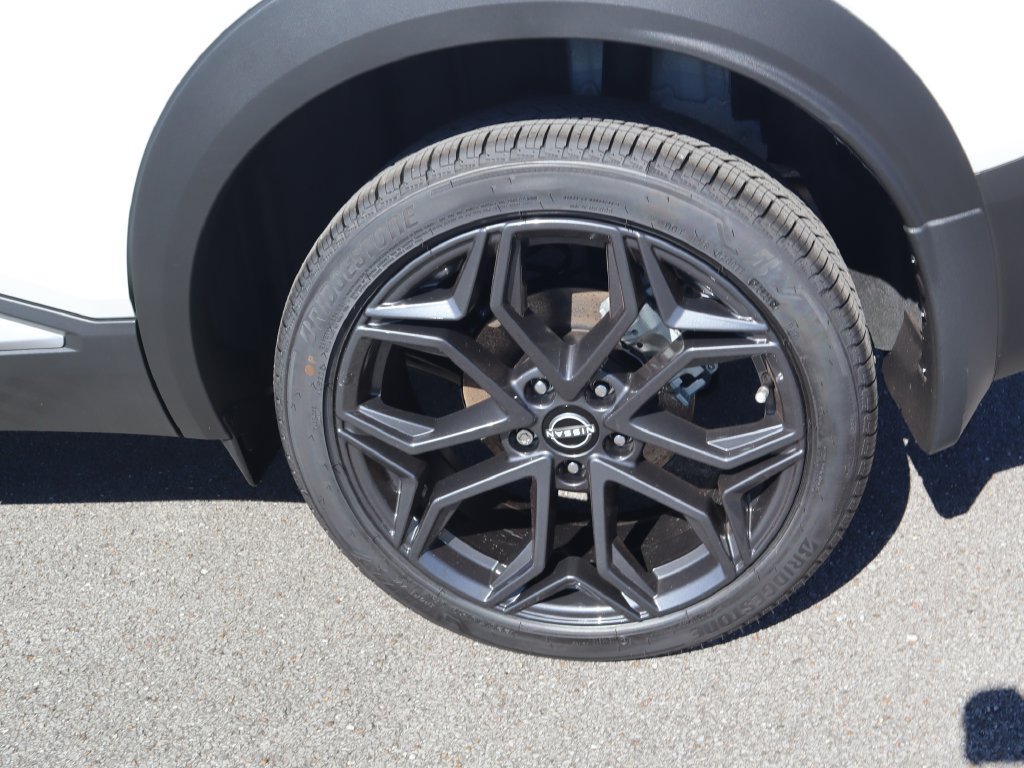 New 2026 Nissan Kicks SR w/ Illumination Package FWD image 9