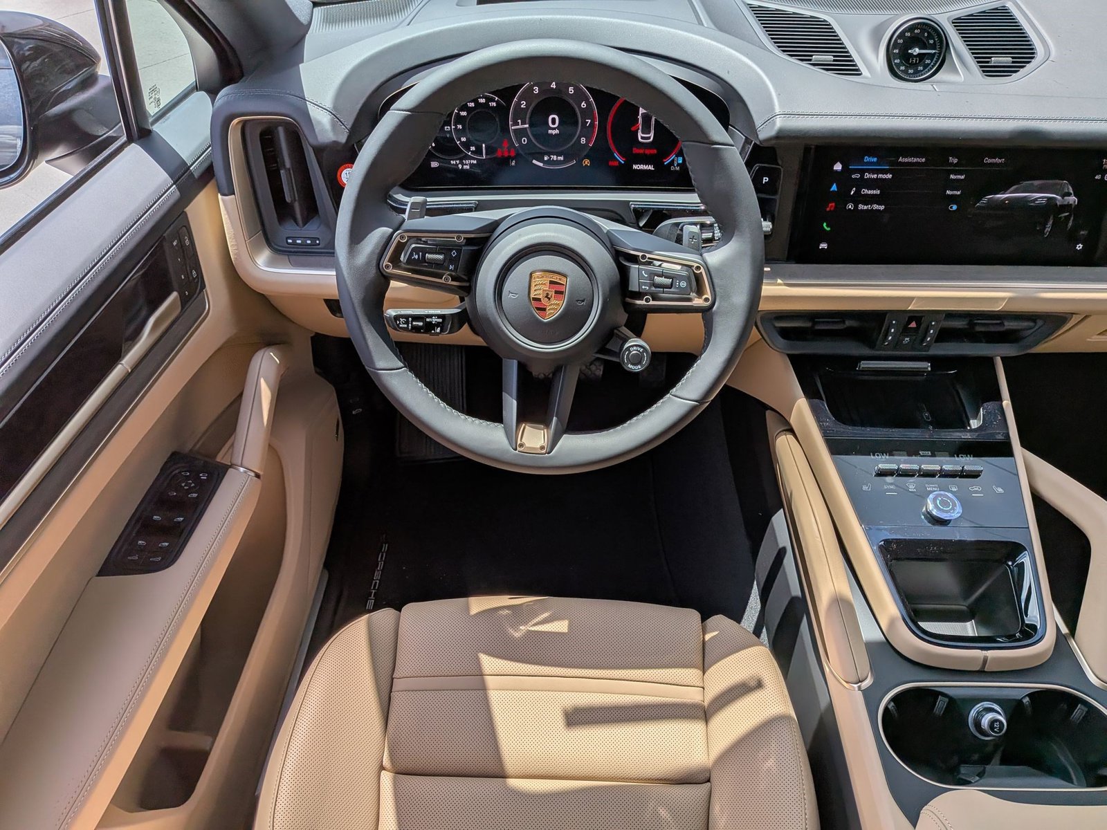 New 2026 Porsche Cayenne Coupe AWD/4WD image 16