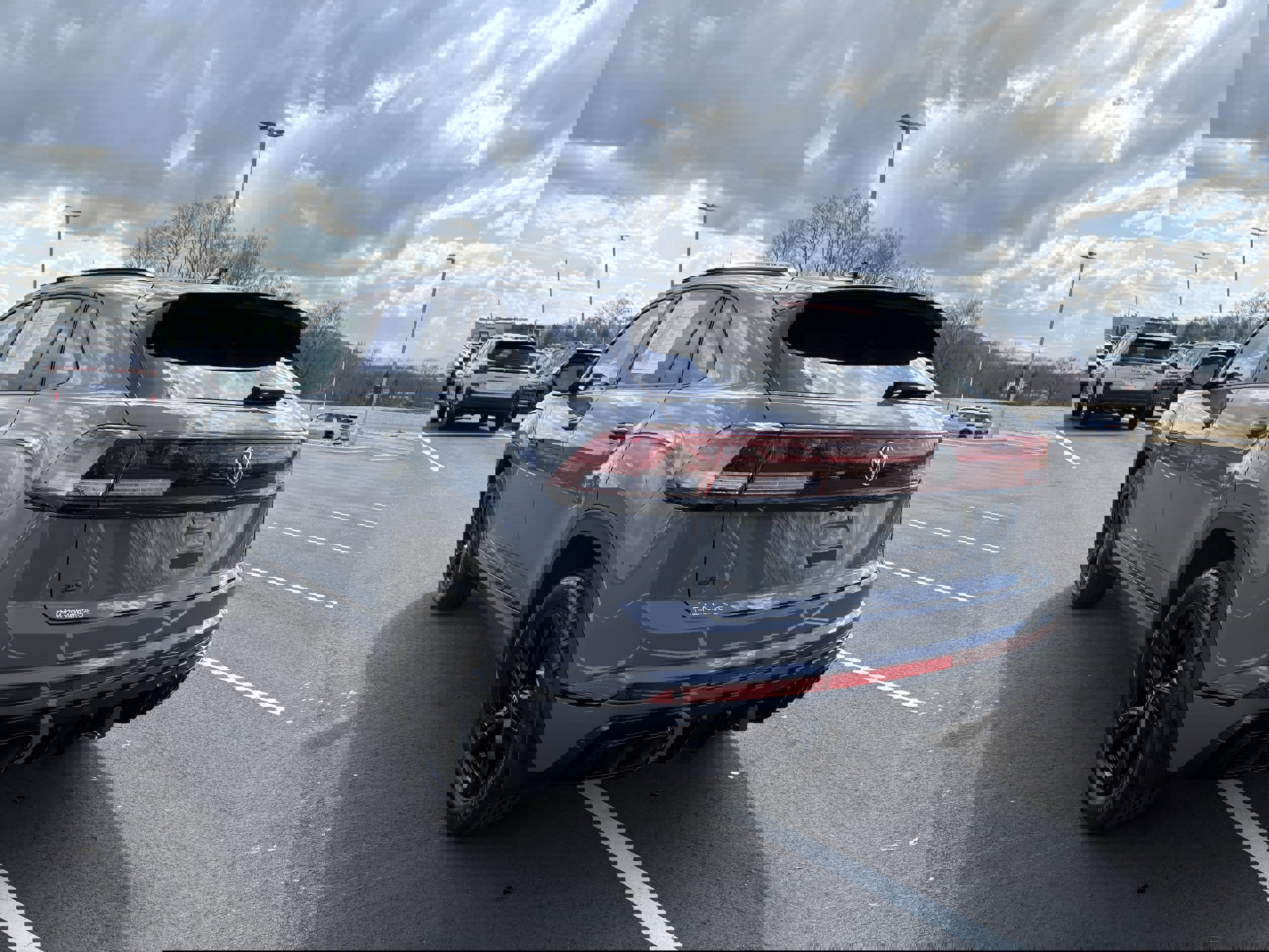 Used 2025 Volkswagen Atlas Cross Sport SEL R-Line image 6