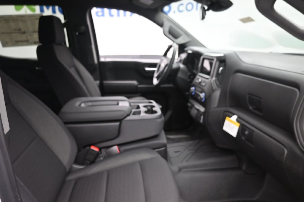 New 2026 Chevrolet Silverado 1500 Custom w/ LPO, Dark Essentials Package AWD/4WD image 9