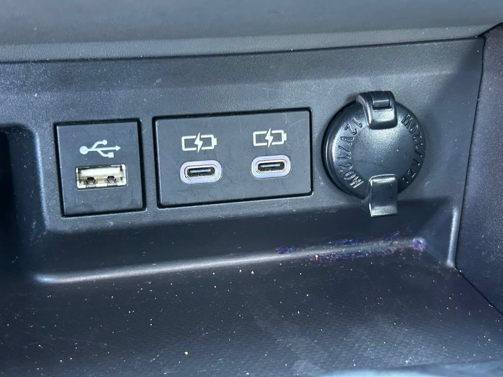 Used 2023 Toyota Highlander XLE FWD image 34