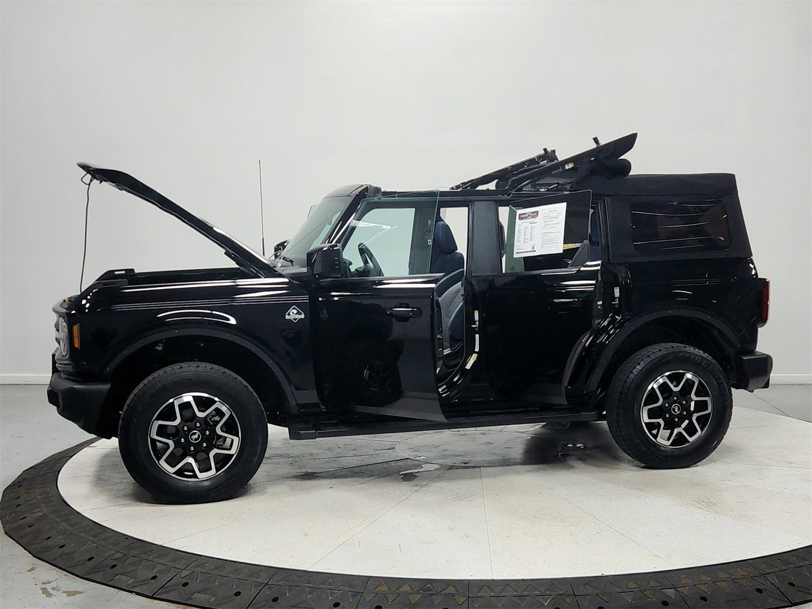 Used 2022 Ford Bronco Outer Banks image 12