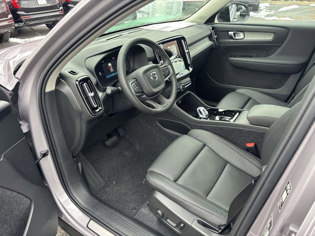 New 2026 Volvo XC40 B5 Plus w/ Protection Package Premier image 24