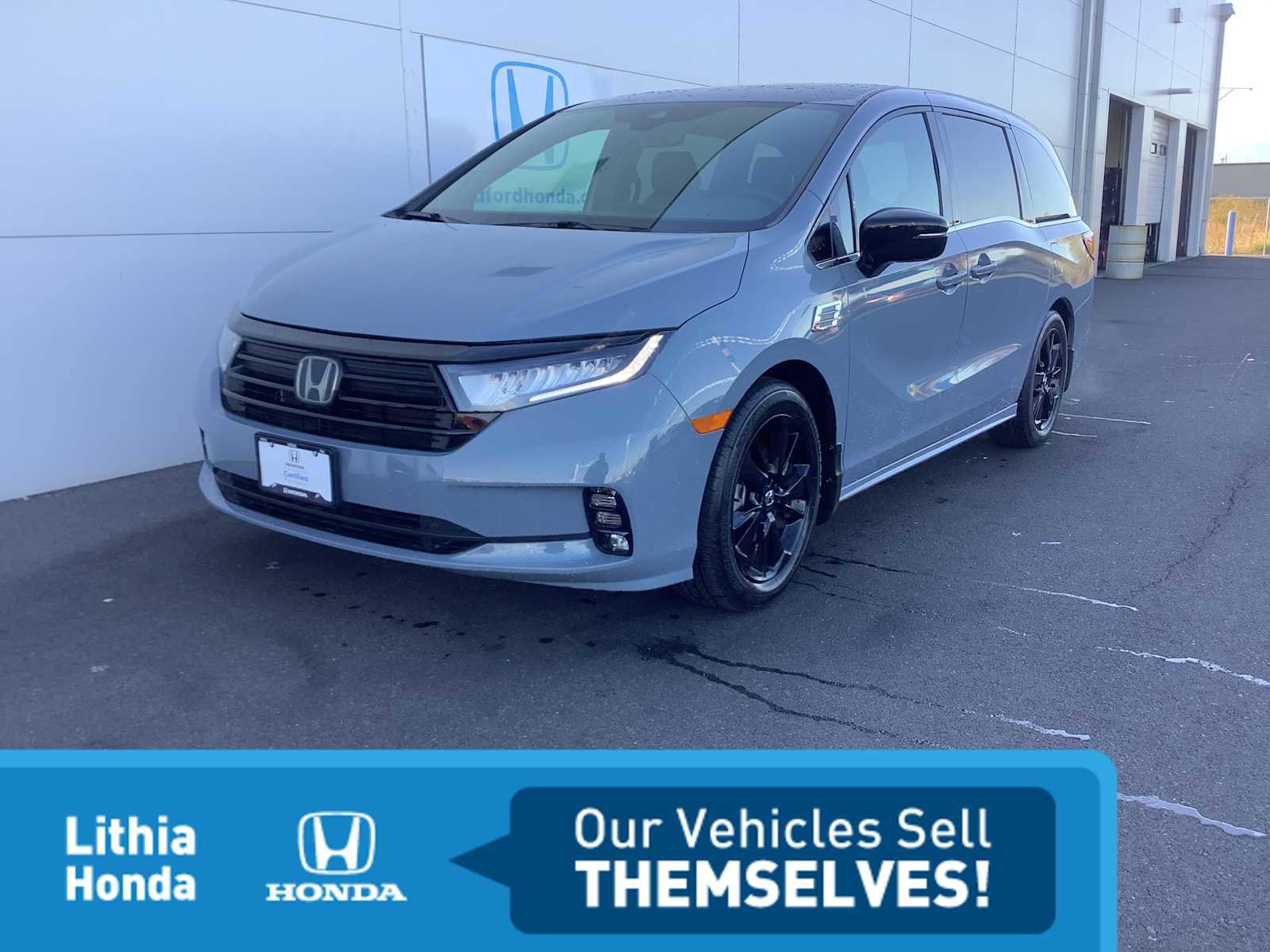 Certified 2024 Honda Odyssey Sport image 1