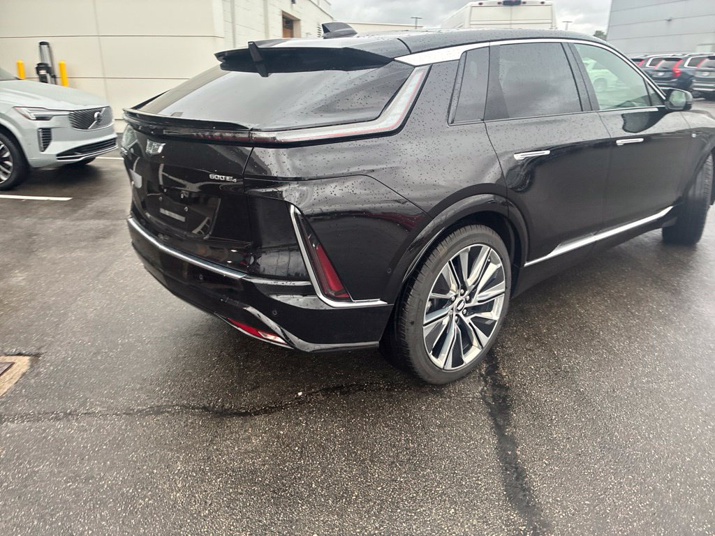 Used 2026 Cadillac Lyriq Signature Luxury w/ Nappa Leather Package AWD/4WD image 5