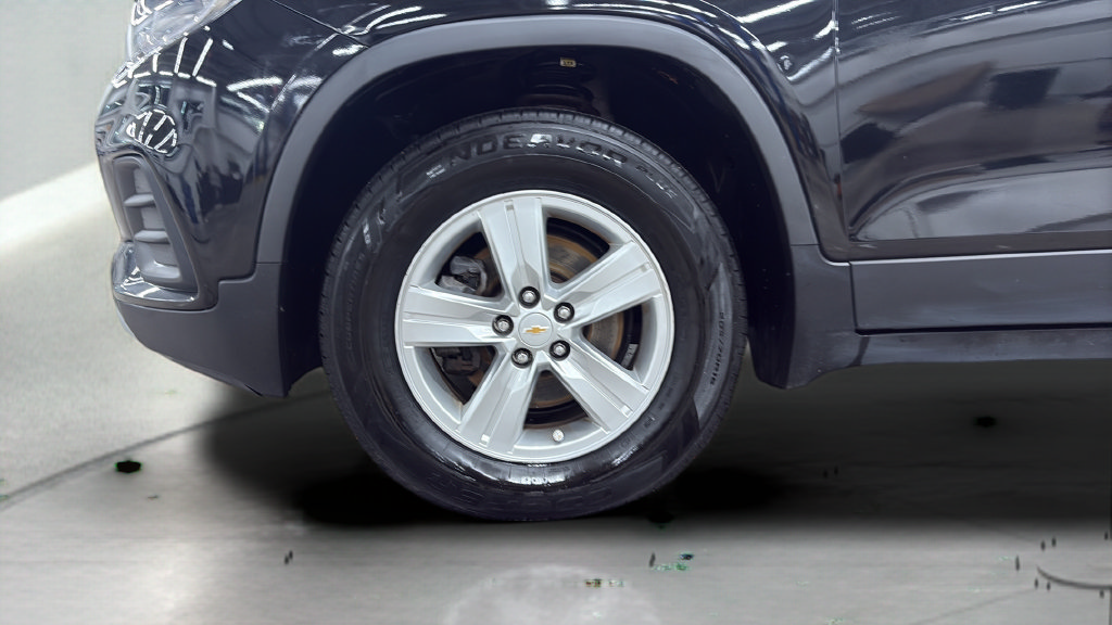 Used 2019 Chevrolet Trax LT w/ LT Convenience Package AWD/4WD image 27