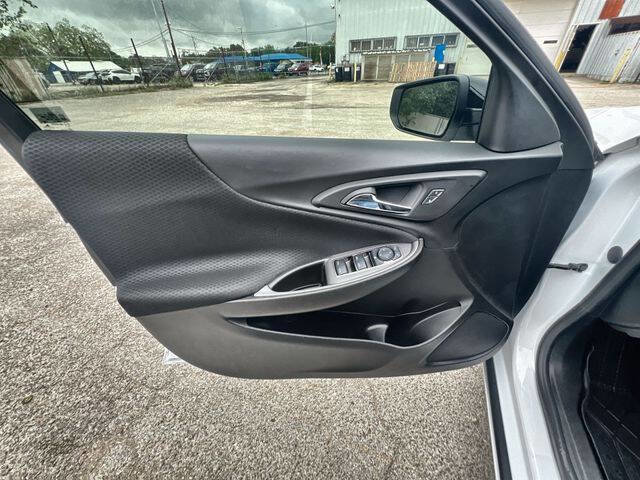 Used 2022 Chevrolet Malibu LT w/ Redline Edition image 21