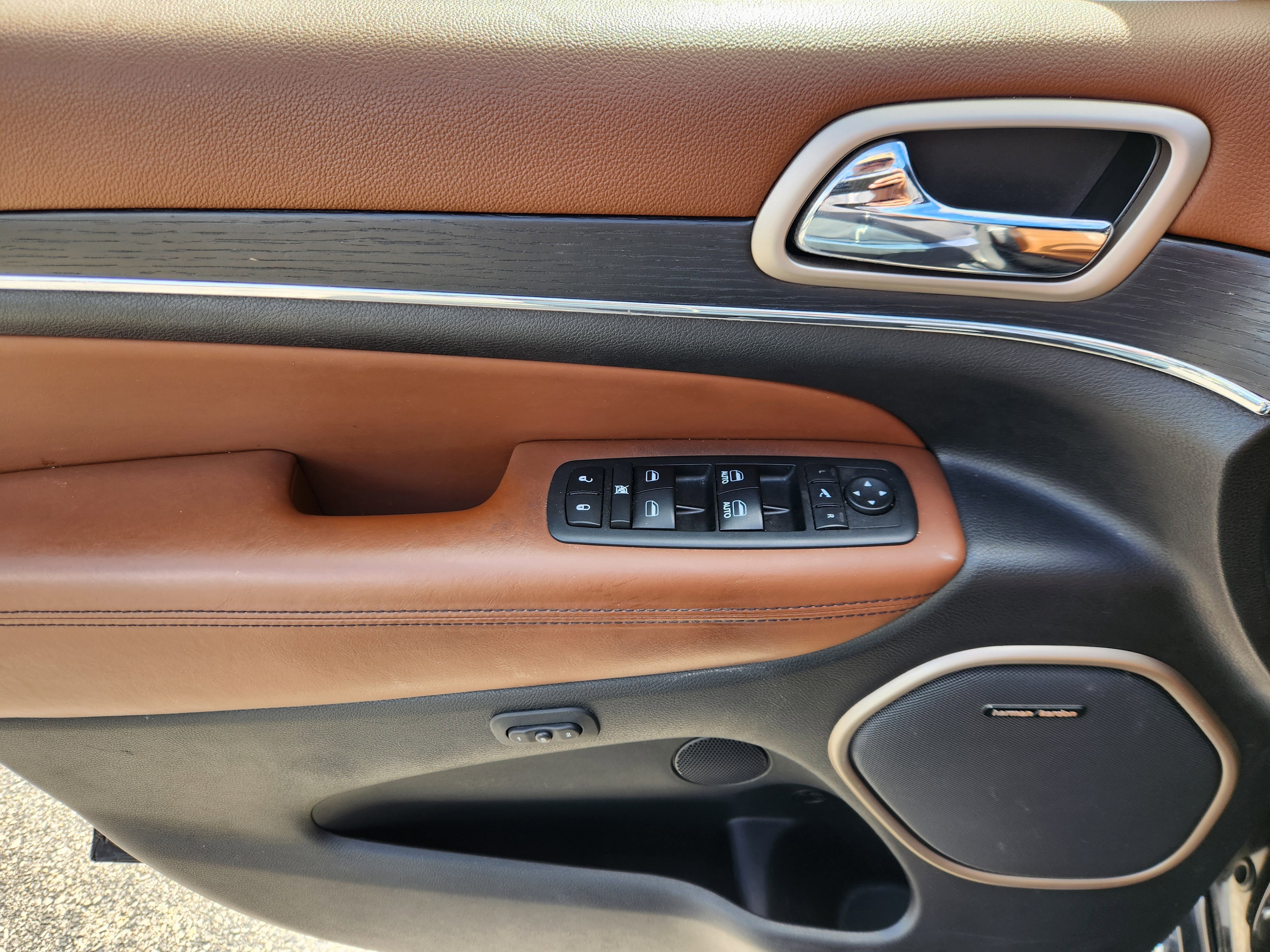 Used 2017 Jeep Grand Cherokee Summit image 18