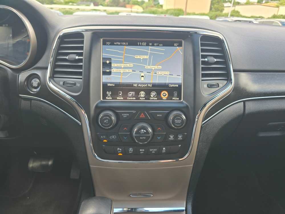 Used 2017 Jeep Grand Cherokee Limited w/ Luxury Group II AWD/4WD image 12