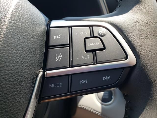 New 2026 Toyota Highlander Limited AWD/4WD image 17