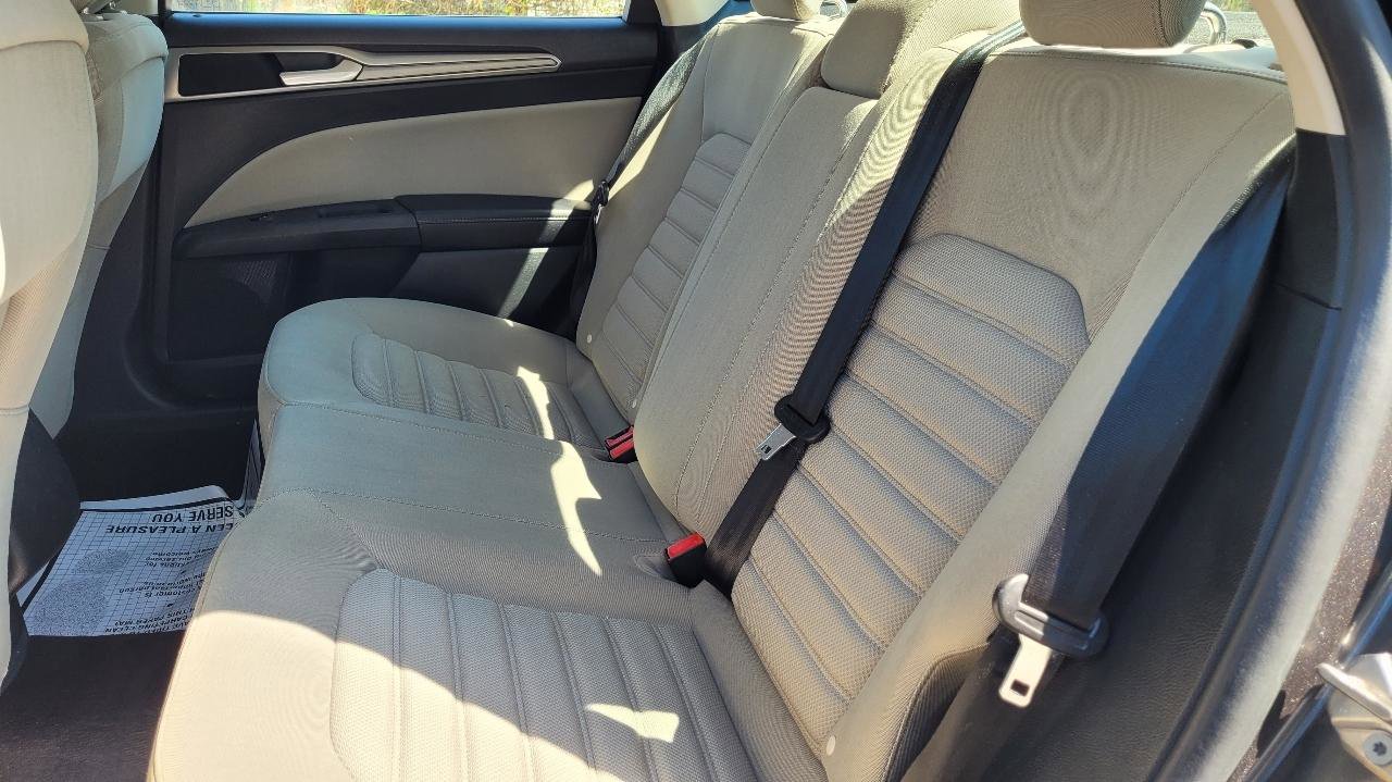 Used 2018 Ford Fusion S FWD image 11