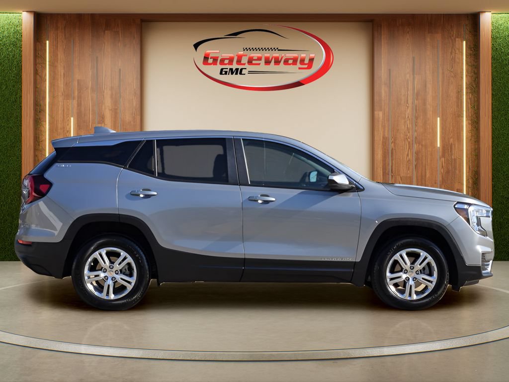 Used 2024 GMC Terrain SLE AWD/4WD image 4