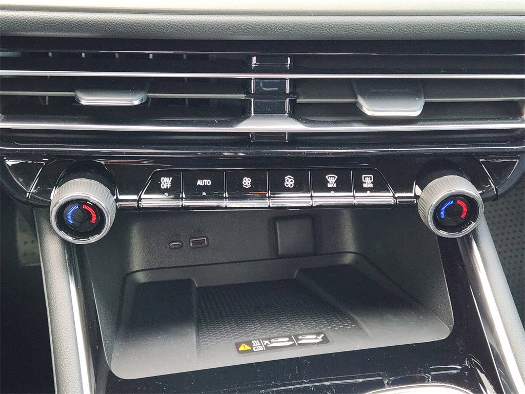 New 2026 Chevrolet Traverse LT w/ Driver Confidence Package image 14