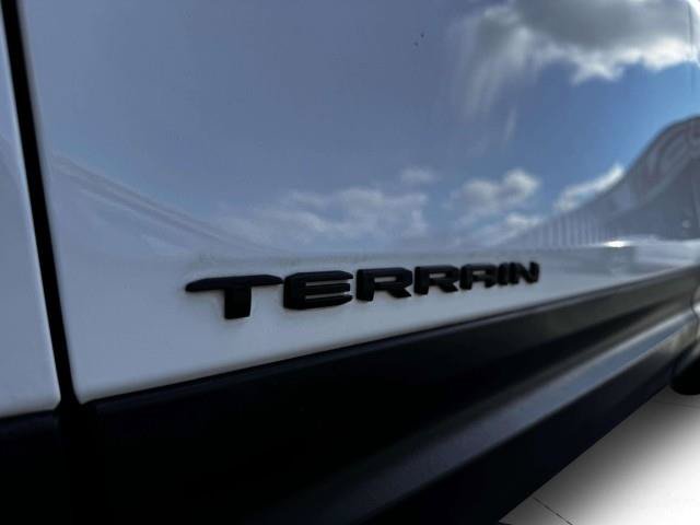 Used 2023 GMC Terrain SLE w/ Driver Convenience Package FWD image 17