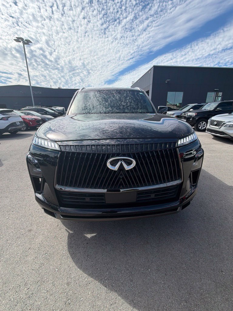Used 2025 INFINITI QX80 Autograph w/ Premium Cargo Package AWD/4WD image 3