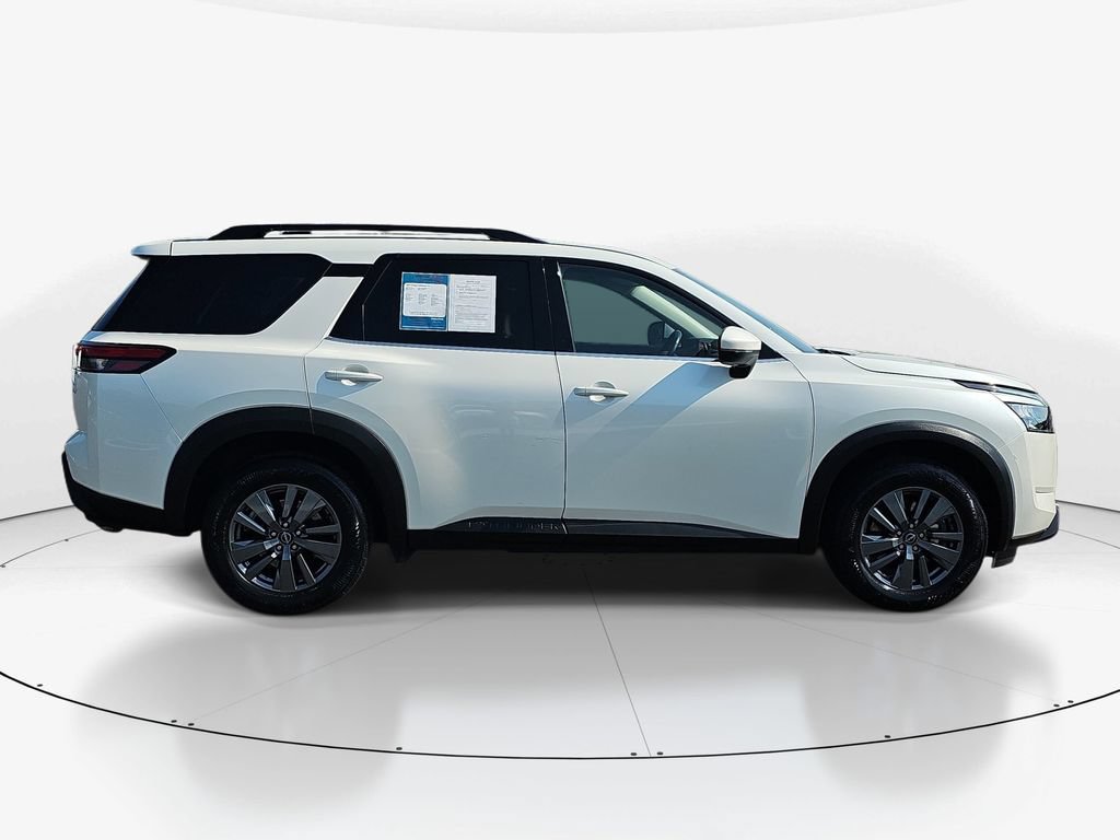 Used 2024 Nissan Pathfinder SV FWD image 5