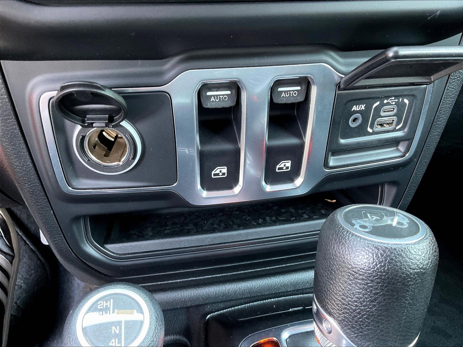Used 2018 Jeep Wrangler Sport AWD/4WD image 16