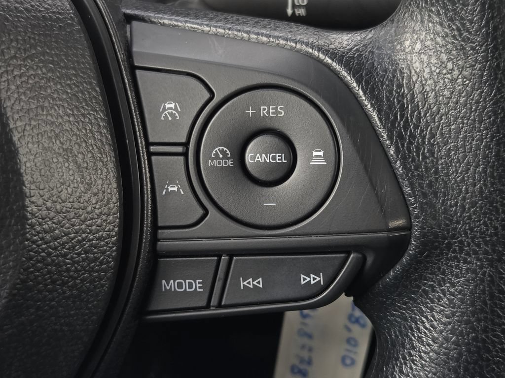 Used 2025 Toyota Corolla LE FWD image 21