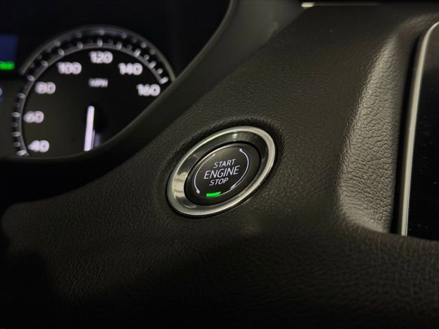 Used 2023 Cadillac XT4 Sport w/ Cold Weather Package image 23