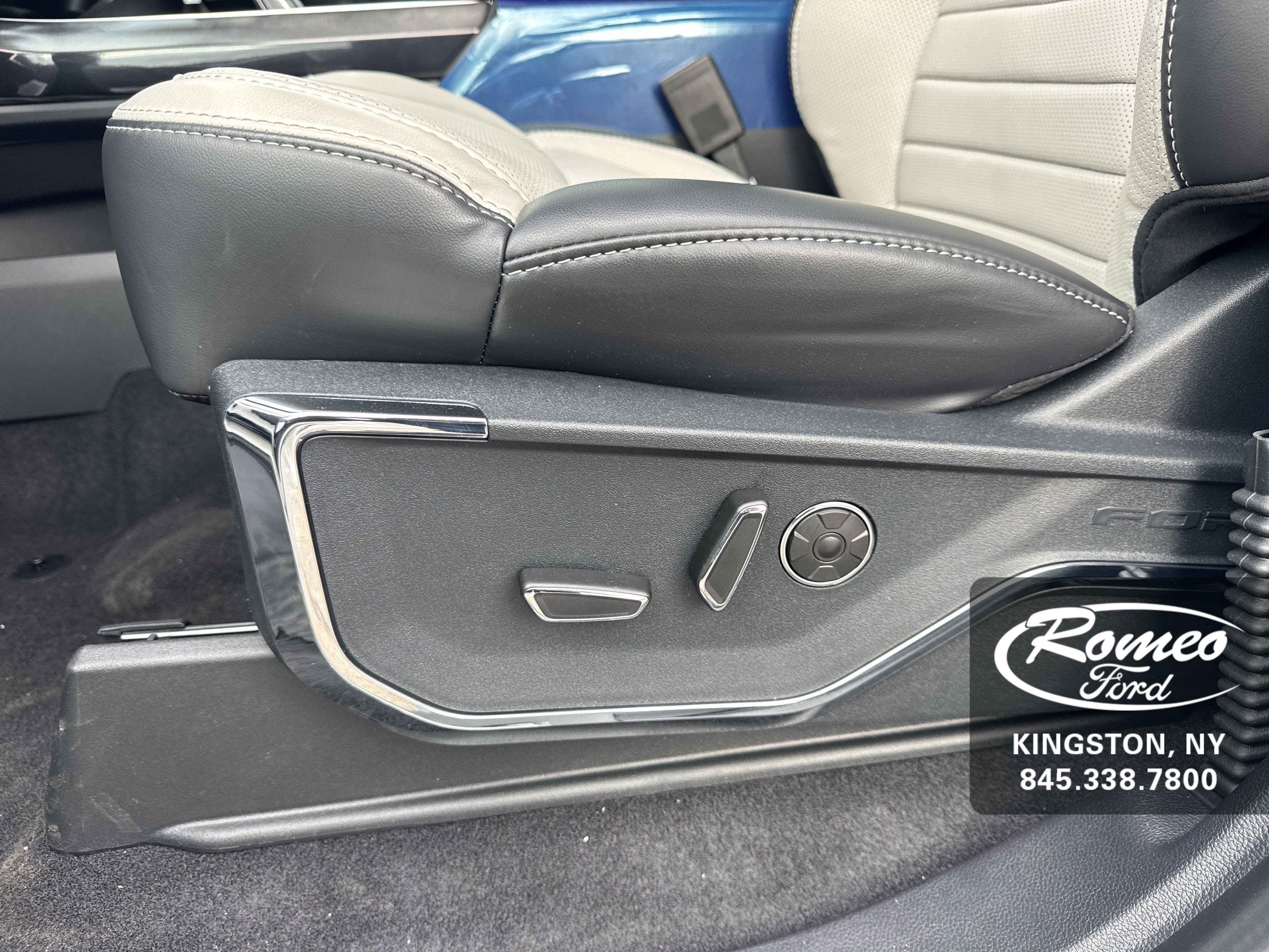 New 2025 Ford F150 Lightning Platinum image 28