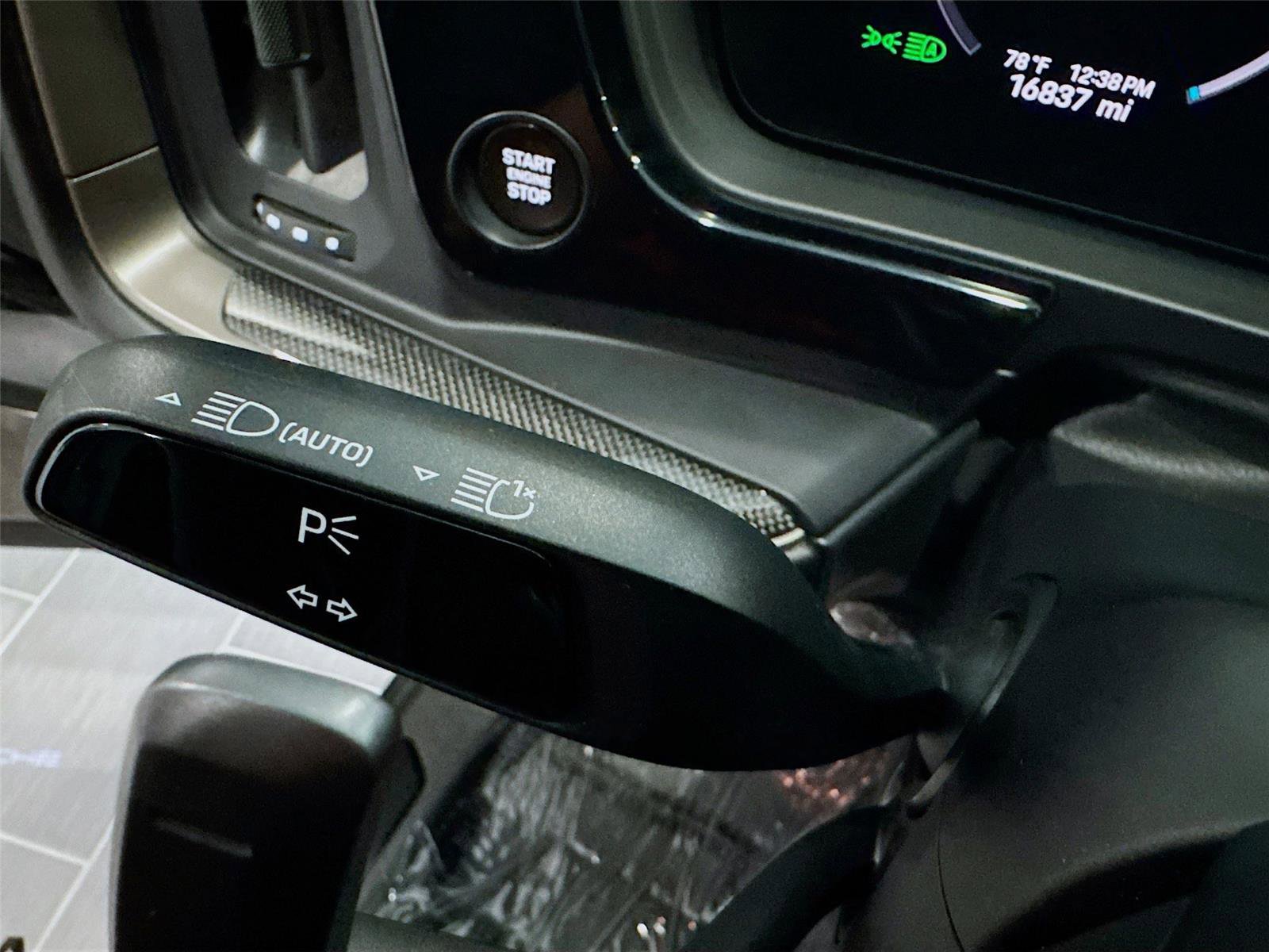 Used 2025 Porsche Cayenne Turbo image 5