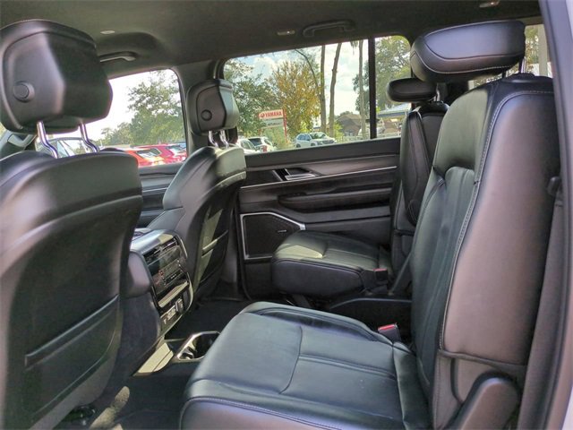 Used 2024 Jeep Wagoneer Series II image 13