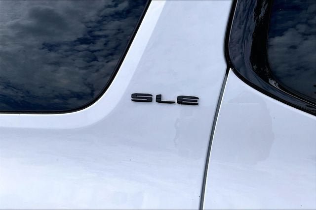 Certified 2022 GMC Acadia SLE w/ Driver Convenience Package AWD/4WD image 32