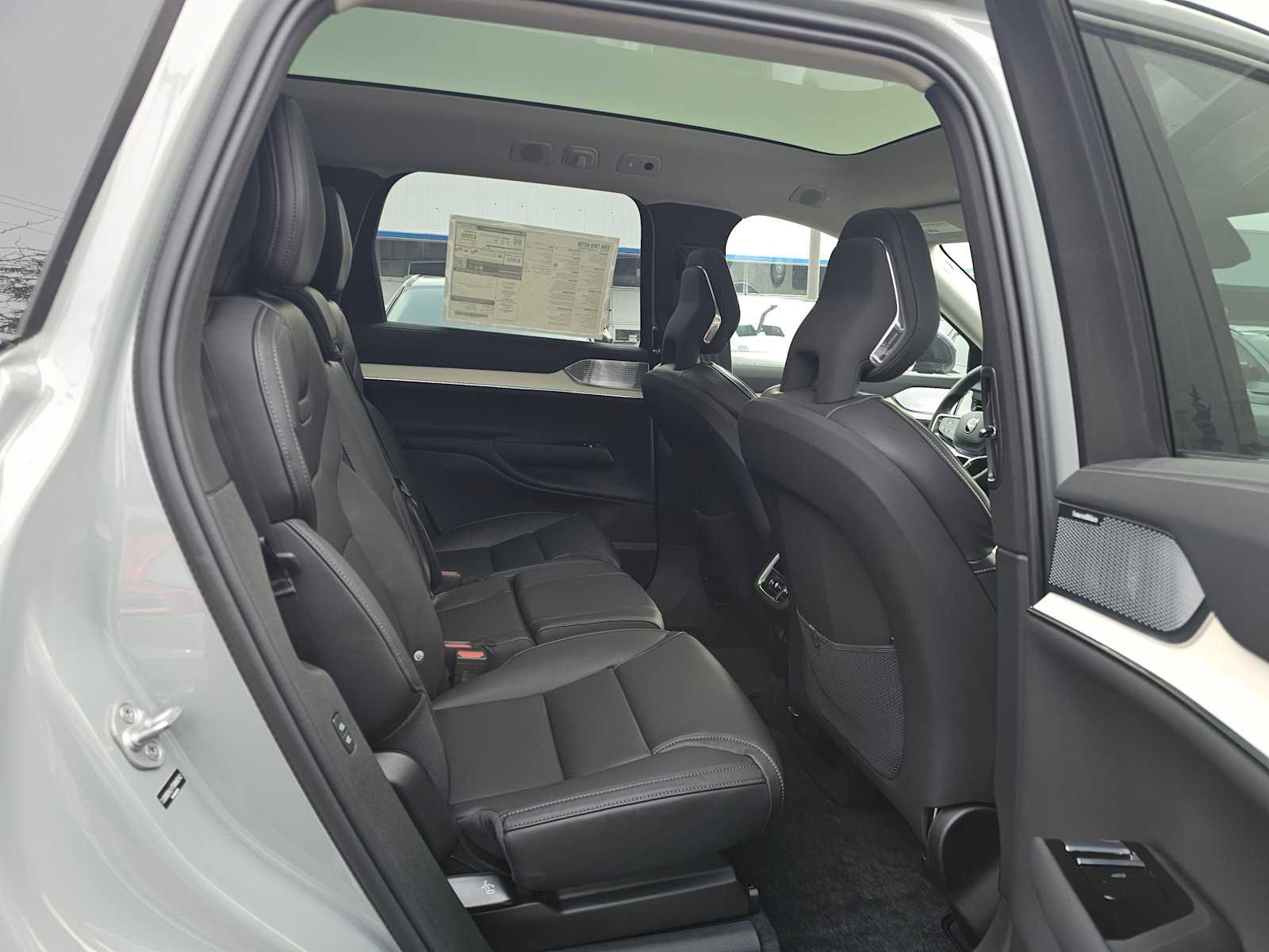 New 2026 Volvo EX90 Ultra image 14