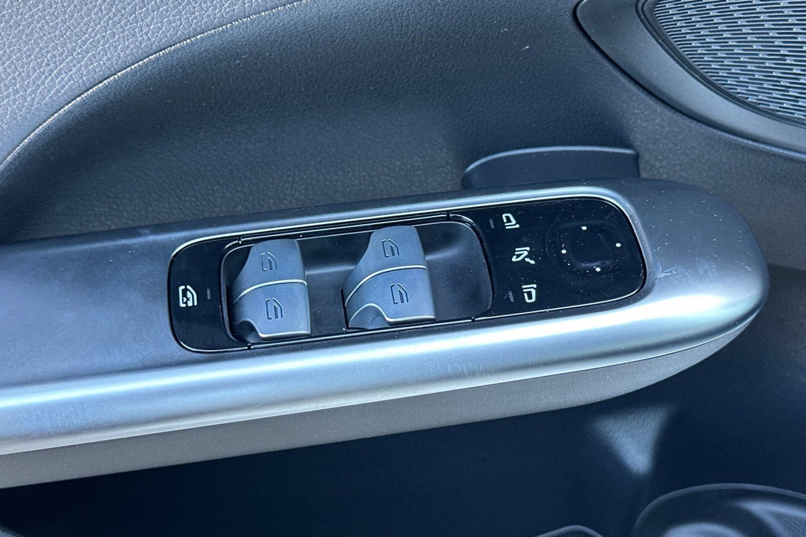 New 2025 Mercedes-Benz C 300 4MATIC Sedan image 21