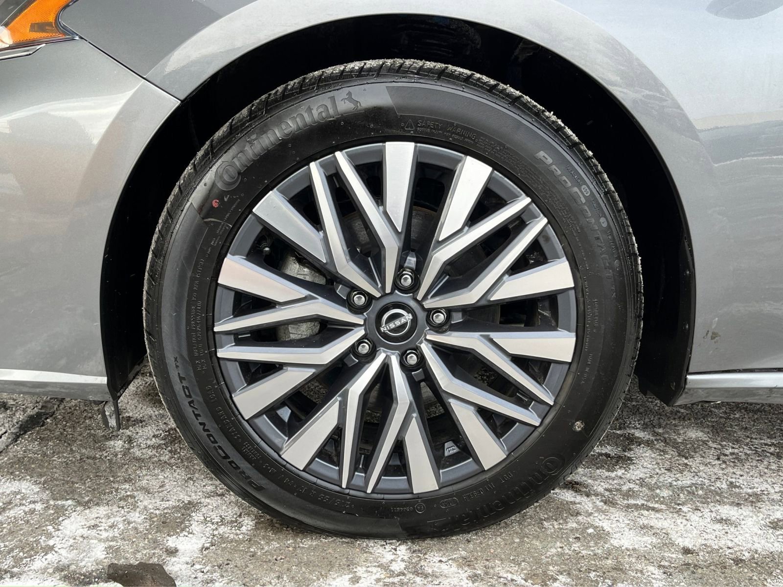 Used 2025 Nissan Altima 2.5 SV image 25