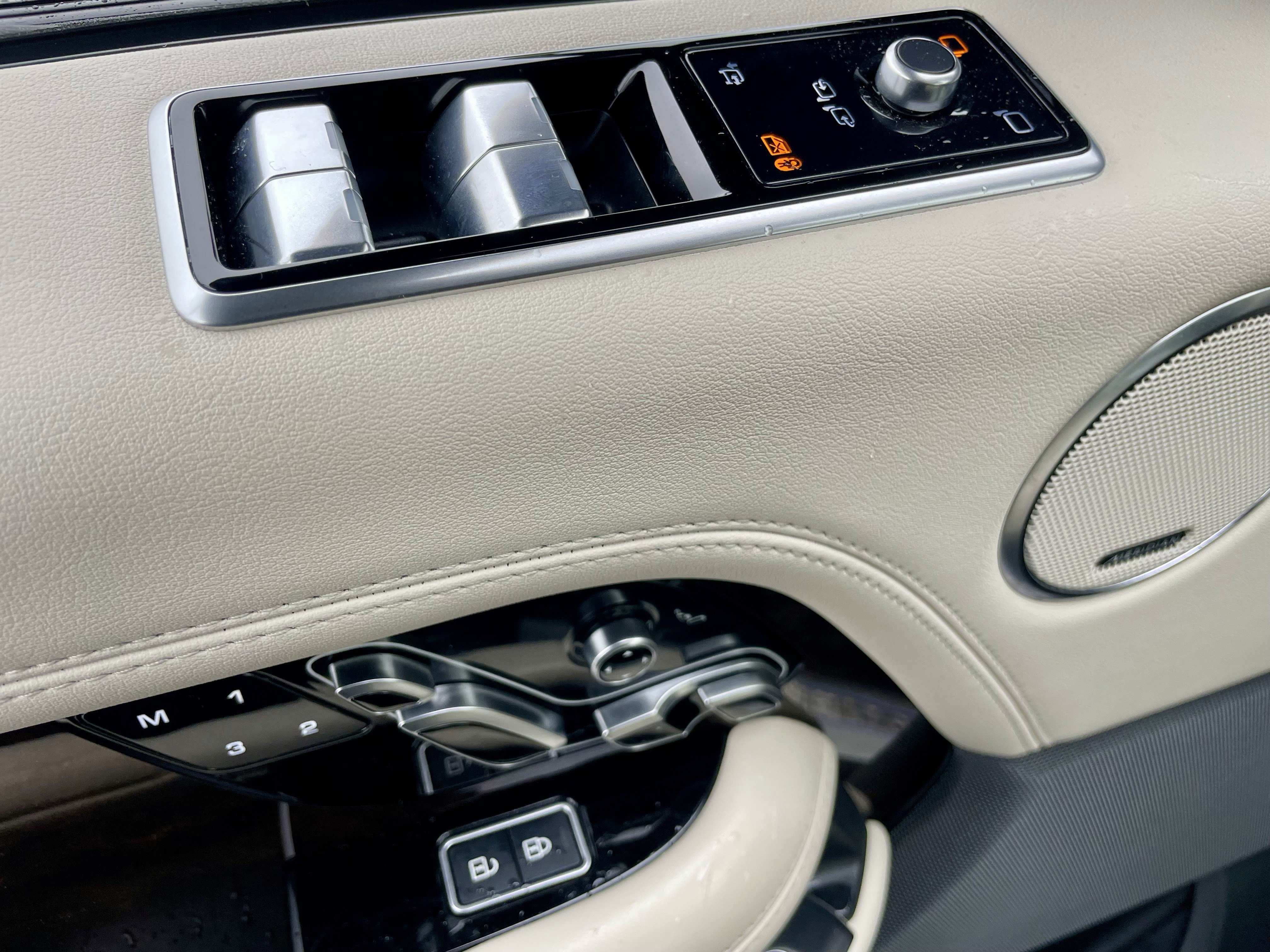 Used 2022 Land Rover Range Rover Westminster Edition image 11