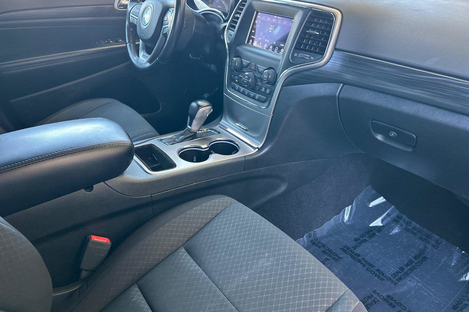 Used 2021 Jeep Grand Cherokee Laredo RWD image 16