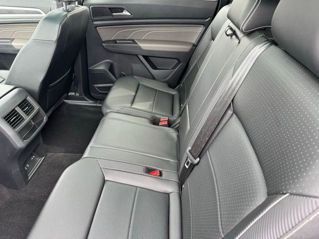 Used 2022 Volkswagen Atlas Cross Sport SEL R-Line AWD/4WD image 7